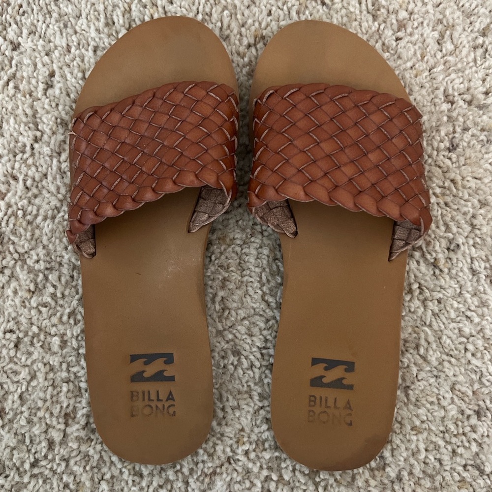 Billabong Womens One Way Sandals. Size- women’s 8. Retail: $40 Color: tan